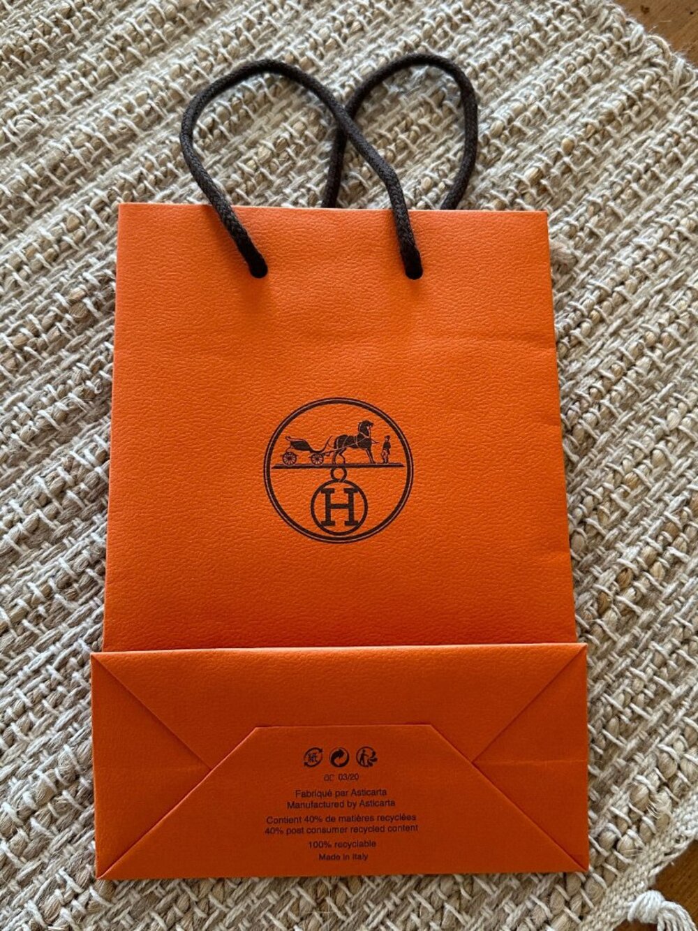 Hermes Paper Shopping Bag Small 9"x6"x3" - Picture 5 of 8